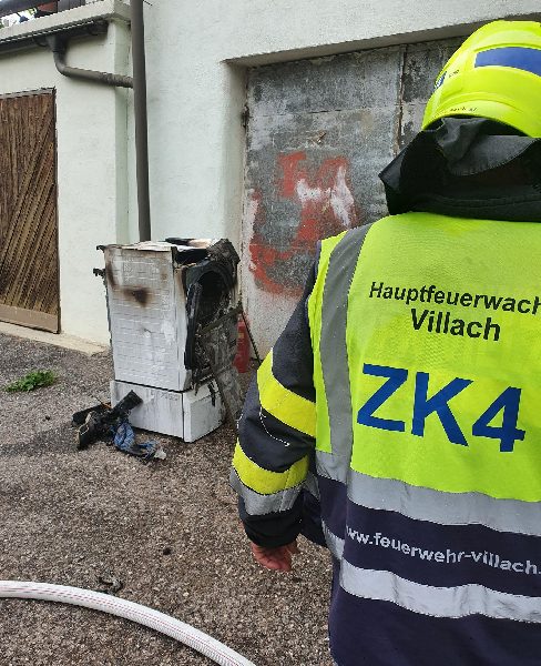 Kellerbrand und Verkehrsunfall (Bild 2)